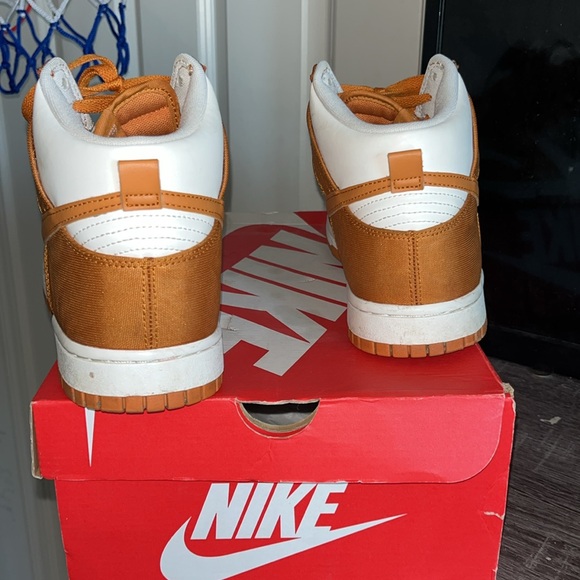 Nike Dunk High Monarch - Picture 15 of 17